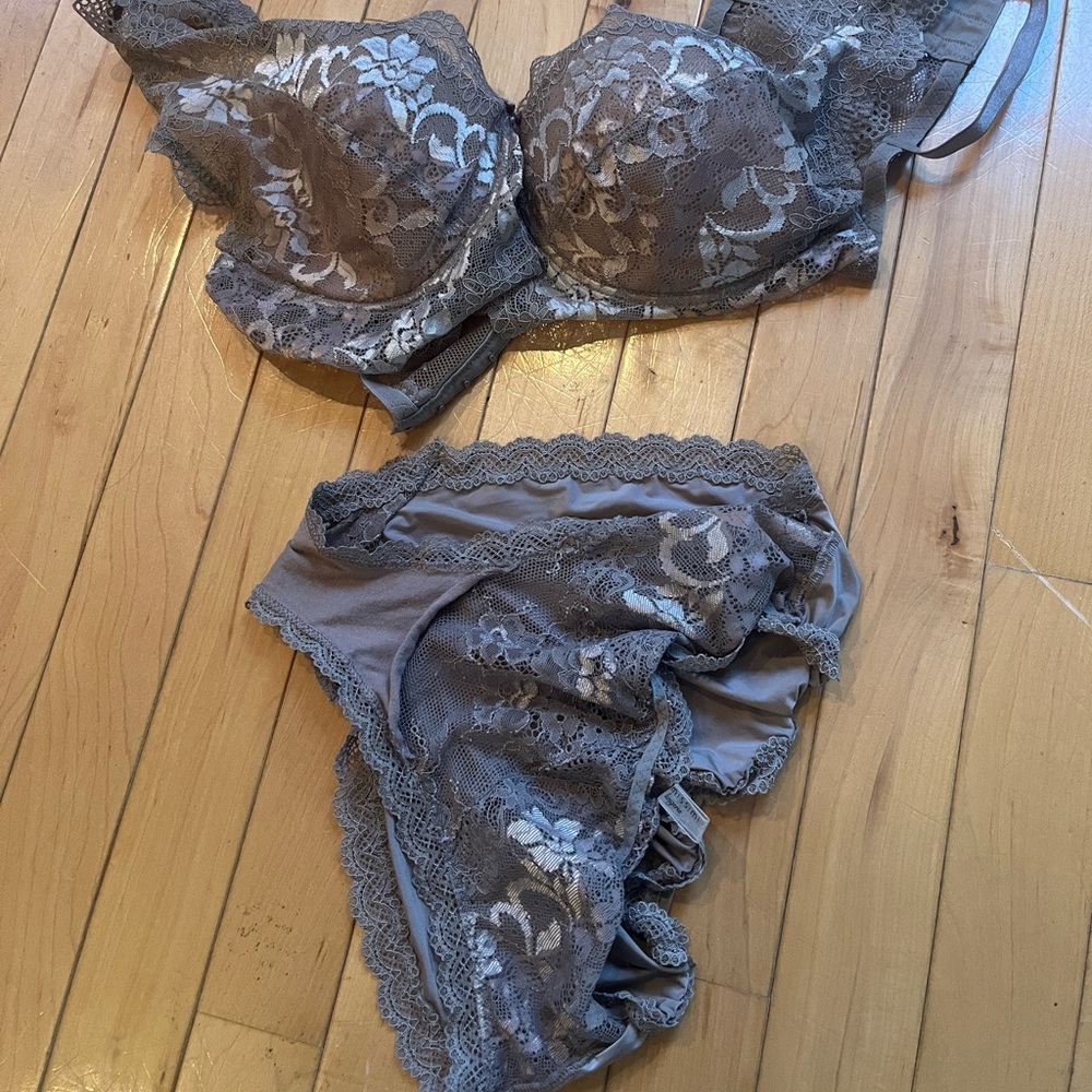 Missimi Italian panties and matching bra.  Womens size small